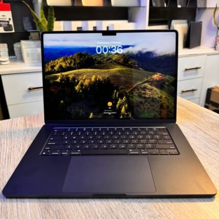 Apple MacBook Air 15 inch M3 2024 Apple M3 8gb Ram 256 SSD Total Number of Cores 10 Cycle Count 3