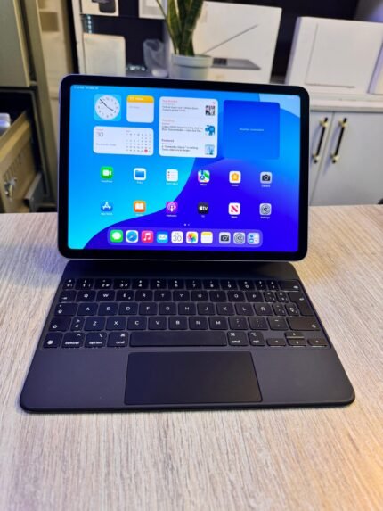 iPad Air 4th Generation A2316 11 inch 4gb Ram 256gb Fingerprint recognition, Retina Display With Keyboard