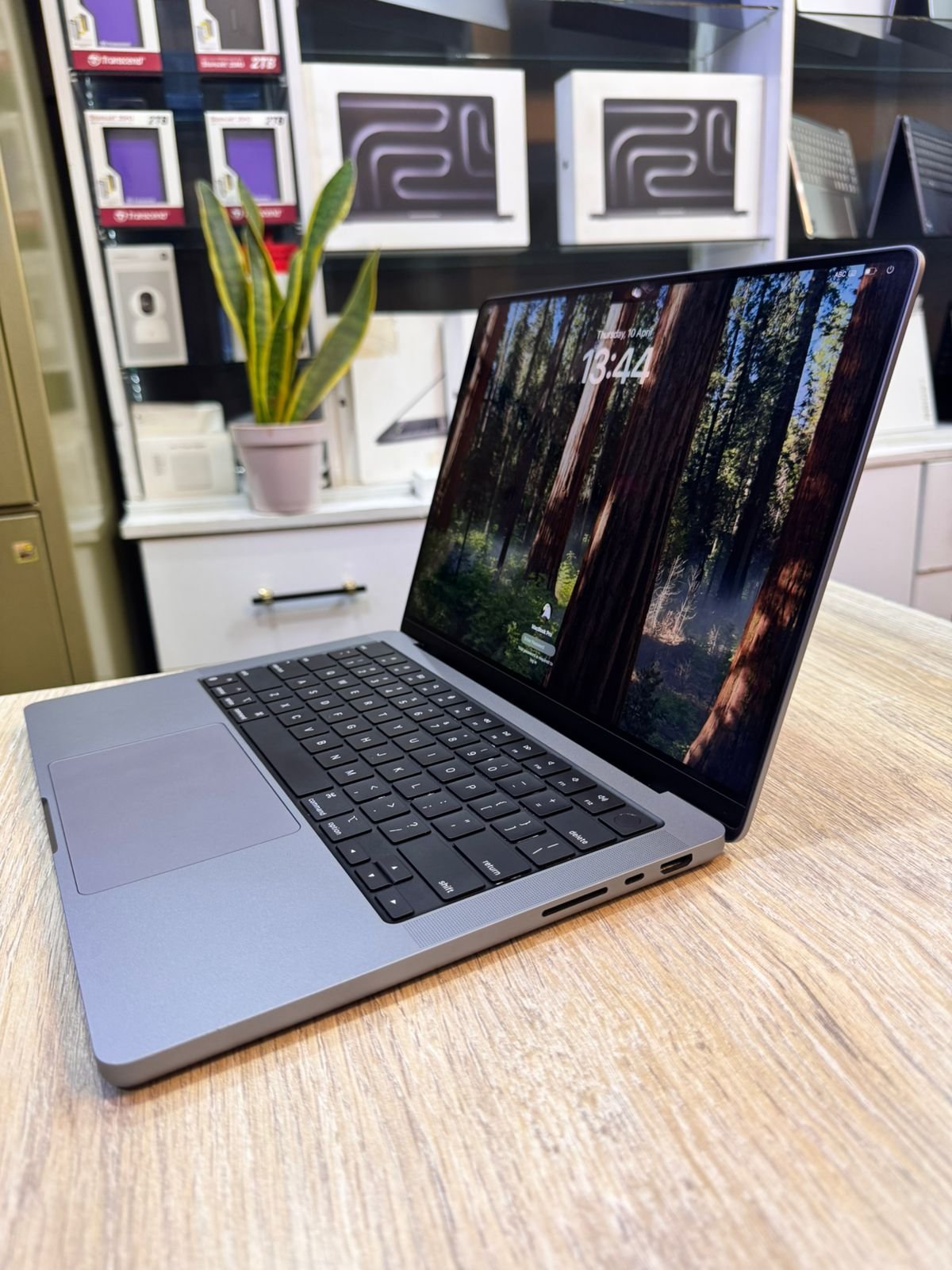 Apple MacBook Pro M2 2023 14 inch 16gb Ram 1Tb SSD in Kenya - Yes Gadgets Ke